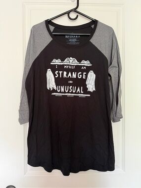 Beetlejuice Women's Black & Gray Raglan Tee - "I Myself Am Strange and Unusual"